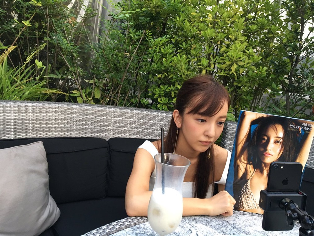 板野友美