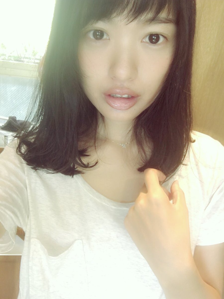 北原里英