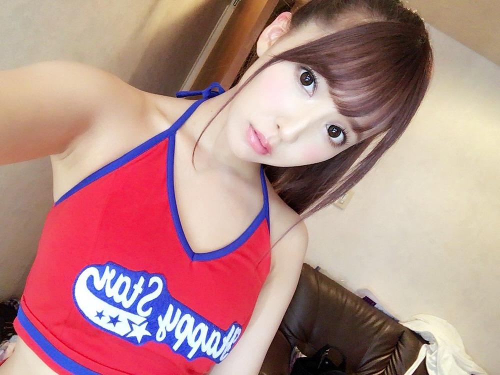 三上悠亜‏