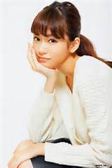 【画像】桐谷美玲のほっそり美くびれに驚くファン続出