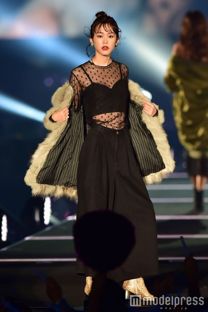 【画像】桐谷美玲のほっそり美くびれに驚くファン続出3
