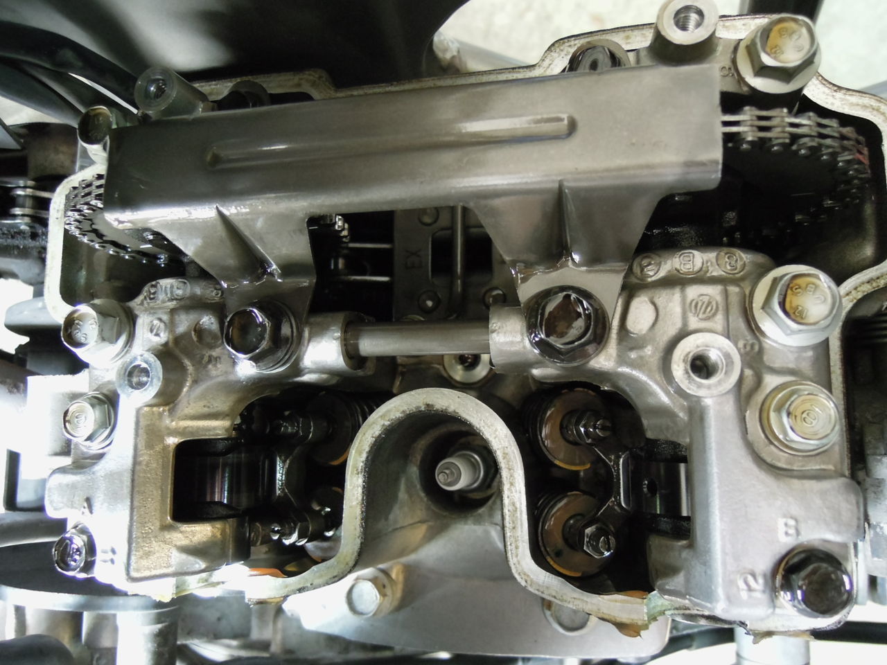 Vtr250 いろいろメンテ タペット調整 バルブクリアランス調整 プラグ交換 エアクリ交換 バイク素人が送るdiy日記 Vtr250 いろいろメンテ タペット調整 バルブクリアランス調整 プラグ交換 エアクリ交換 バイク素人が送るdiy日記