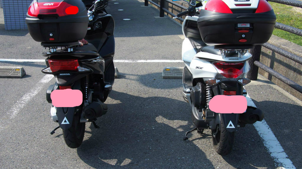 ２台のpcx125で海辺を走ろう 新型 旧型pcxの違いと比較編 バイク素人が送るｄｉｙ日記