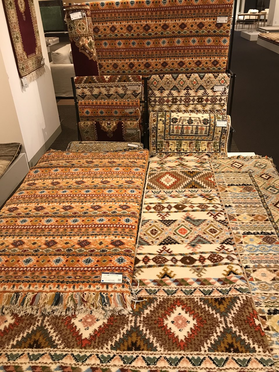 日本では珍しいモロッコ絨毯 匠大塚 春日部本店