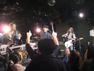 1102live09