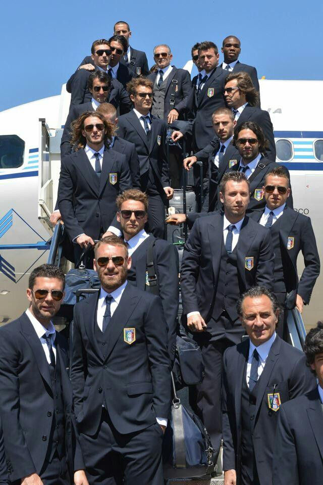方程式 上流の 座る サッカー イタリア 代表 スーツ ブランド 販売計画 バインド 成功する