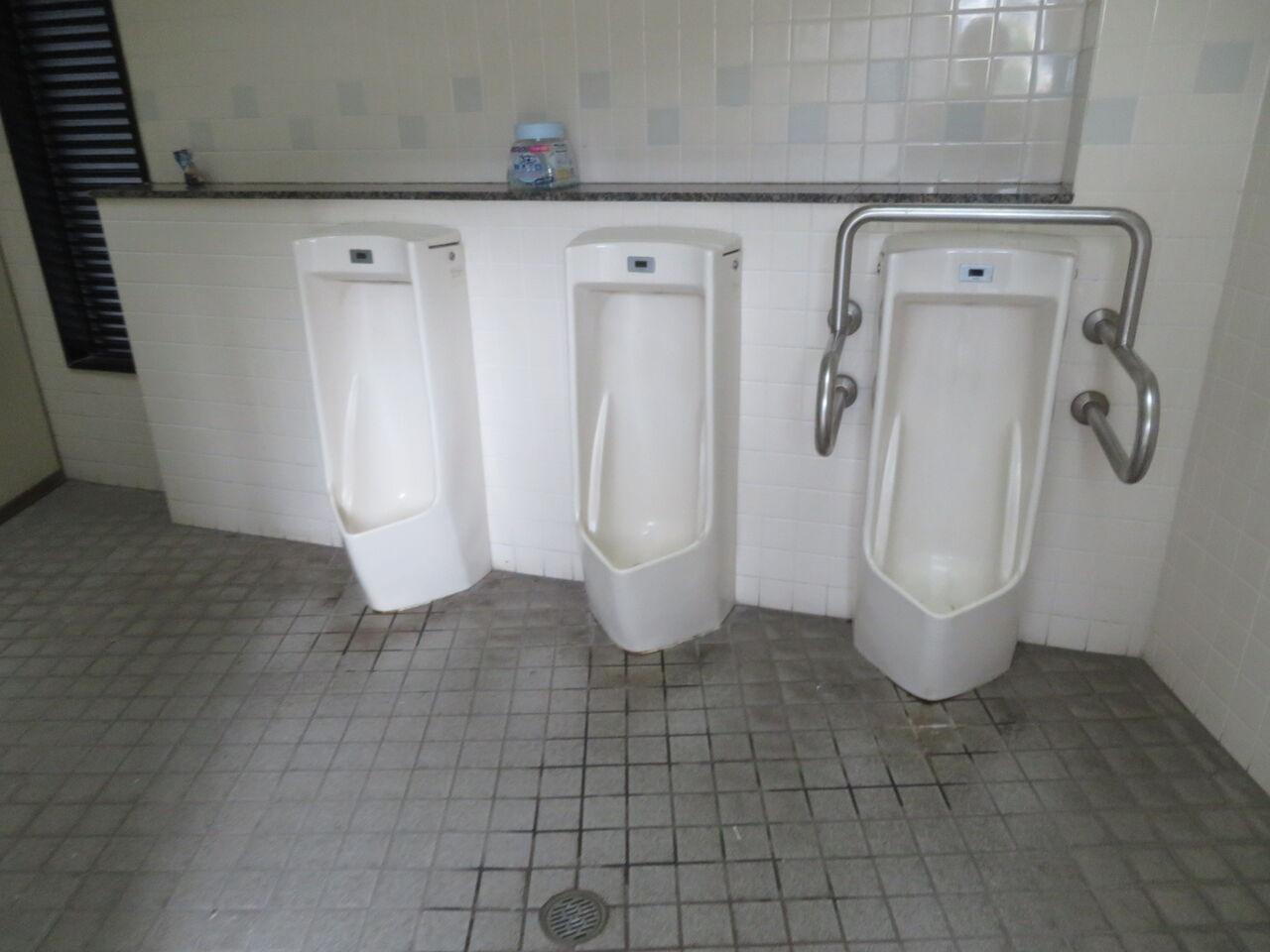 下半身露出　便所 宮原駅西口公衆トイレ : おてあらい倶楽部