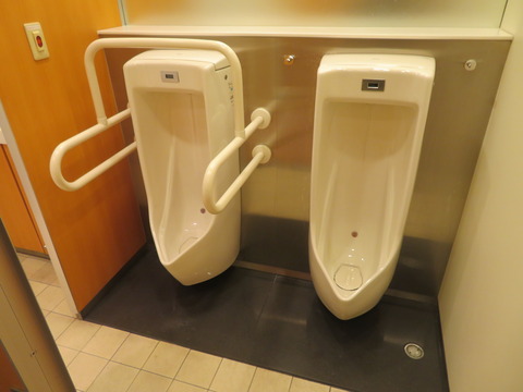 B館6階 (2)