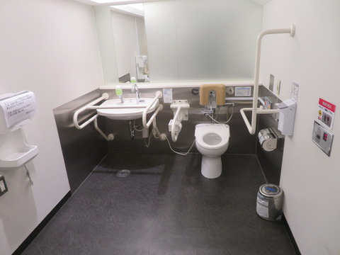 B館B1階 (10)