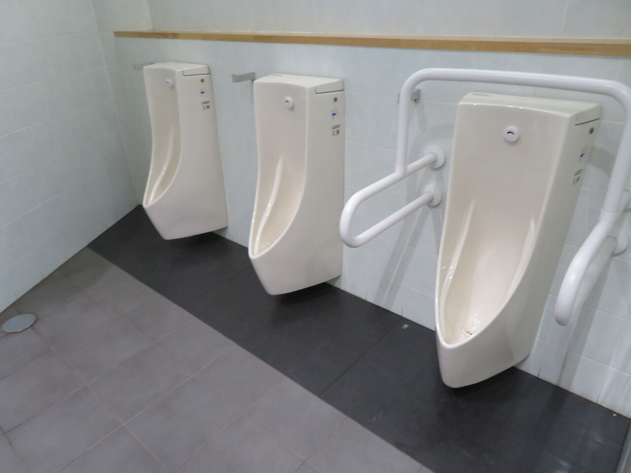 下半身露出　便所 ゲイブログちゃんねる