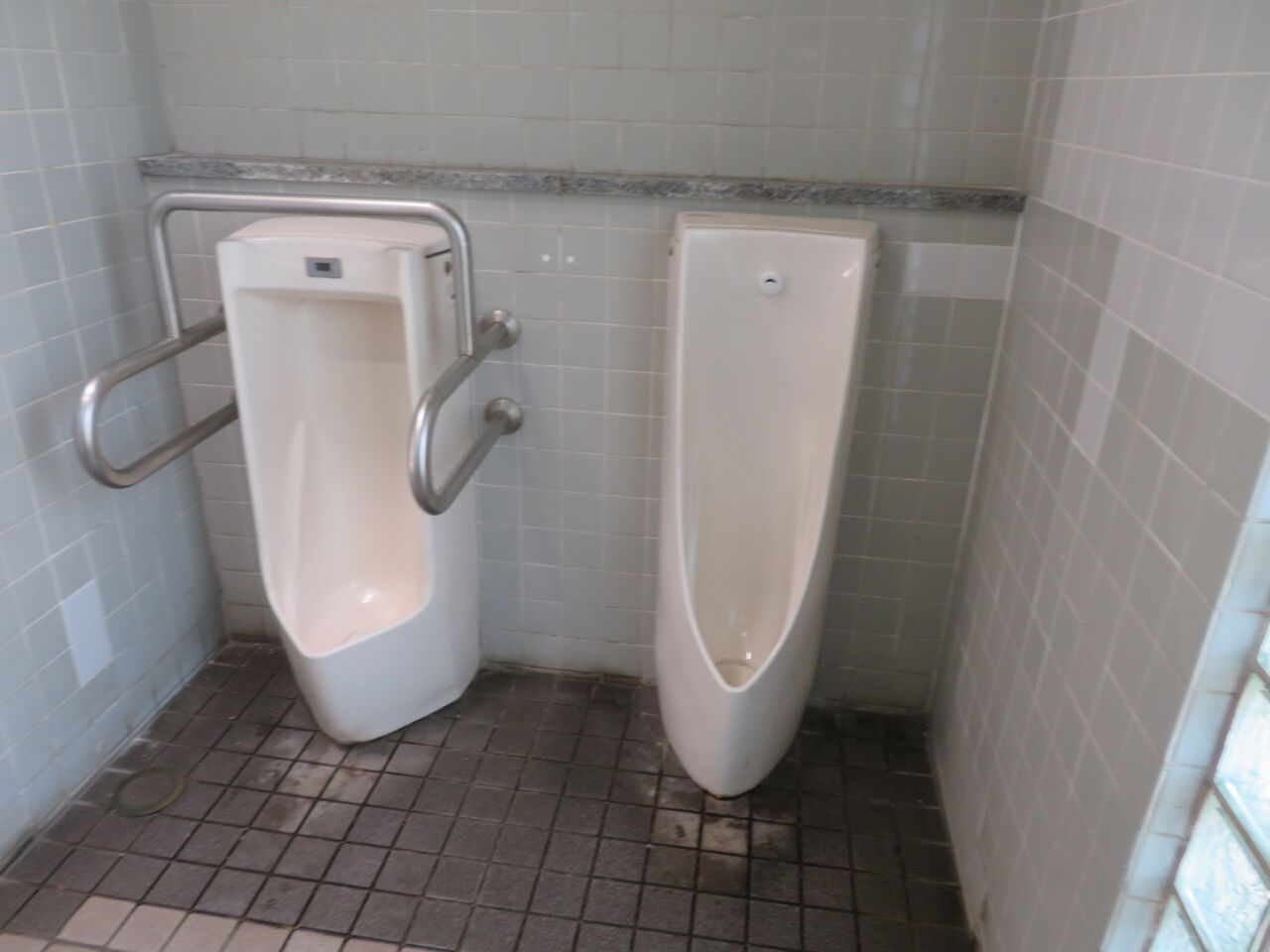 北鴻巣駅東口公衆トイレ 御手洗倶楽部