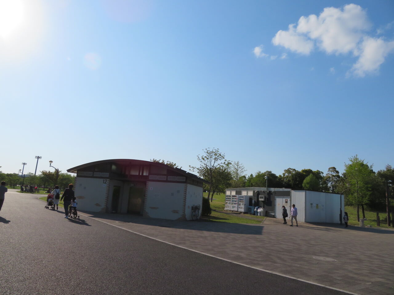 舎人公園 12番トイレ 御手洗倶楽部 舎人公園 12番トイレ 御手洗倶楽部