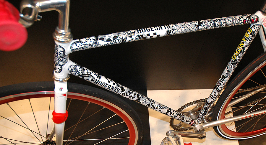 THE STICKER TUNE : □□Connected to all□□□