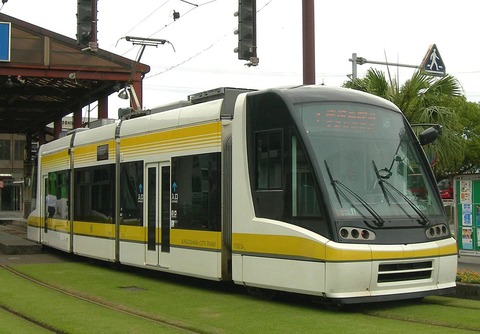1024px-KagoshimaLRT7003