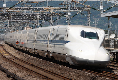 Shinkansen_N700_z15