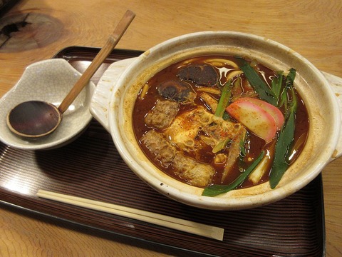 1024px-Hathomisonikomi-Udon-1