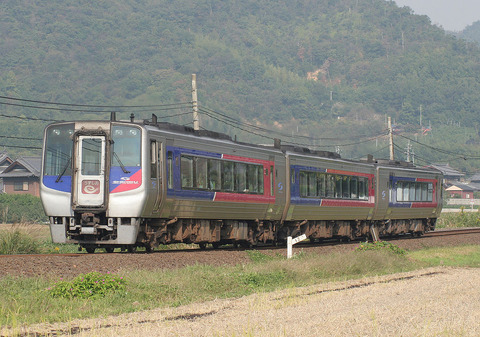1024px-JRS_DC_N2000_uzushio