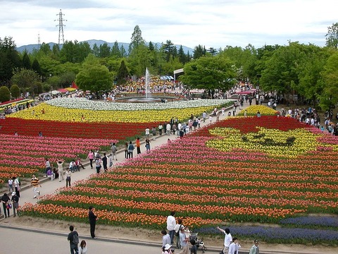 1024px-砺波チューリップ公園