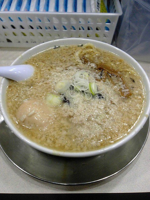 800px-Tsubamesanjoramen