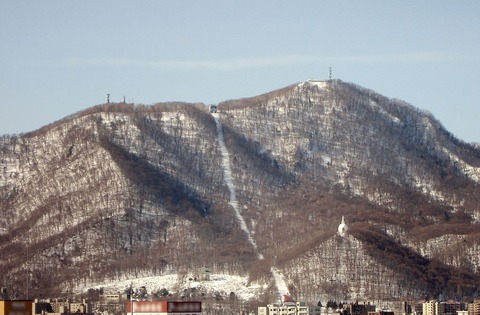 1024px-Moiwa_Mountain_in_Sapporo_in_2009