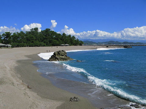 800px-Kochi_Katsurahama_Daytime_2