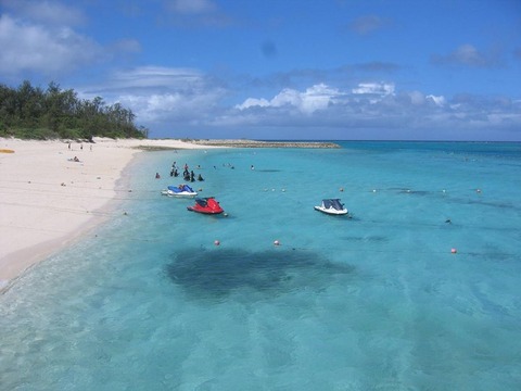 1024px-Minnajima_beach,_Okinawa