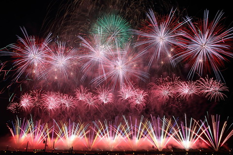 1280px-大会提供花火（2014）