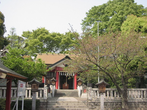 1024px-新緑と元郷氷川神社社殿
