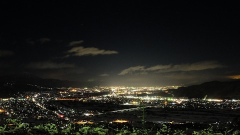 1920px-OBASUTE_SA_Night_view_Chikuma_city_direction