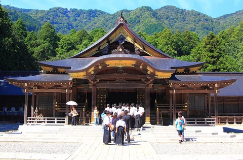Iyahiko-jinja_1