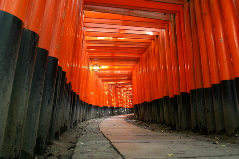1280px-KyotoFushimiInariLarge