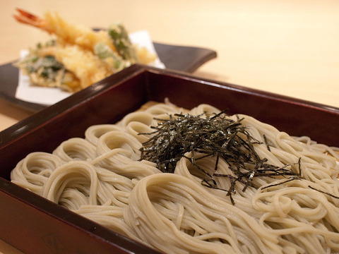 Hegi_soba,_Kojima-ya,_Niigata_station