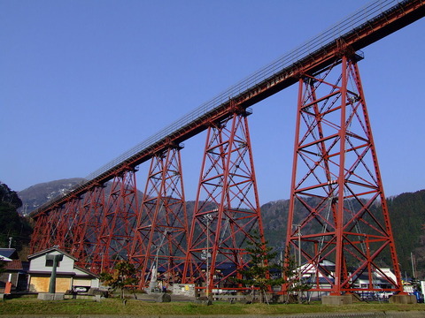 1024px-Amarube-tekkyo_bridge-1