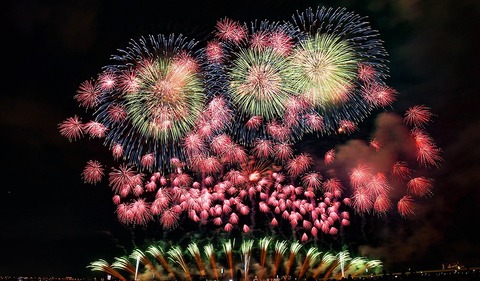 1024px-長岡まつり花火大会天地人花火