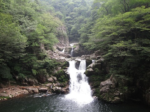1280px-Sandan_Falls_(15231790506)