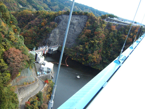 View_from_Ryujin_bridge_and_Ryujin_Dam