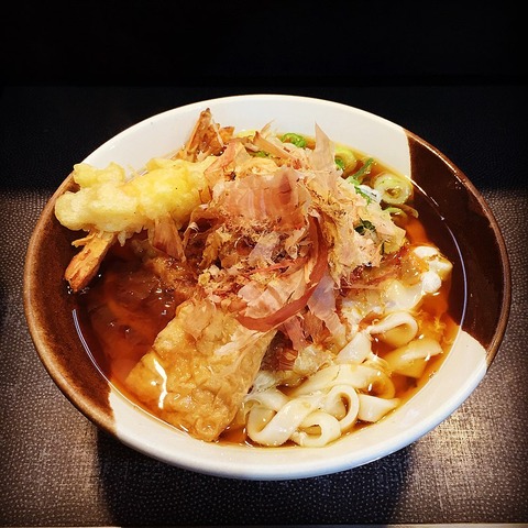 800px-TEMPURA_UDON_KISHIMEN_in_Nagoya_Station