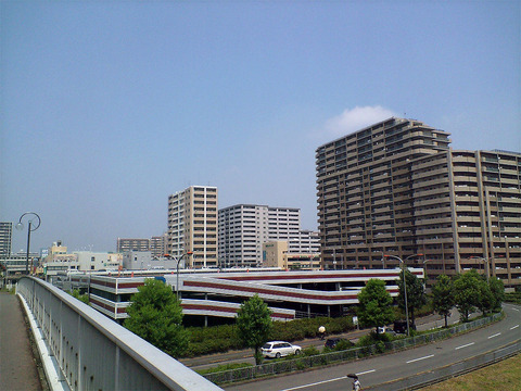 1024px-Senboku_New-Town001
