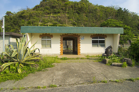 1024px-JR_Kiyo_sta_001