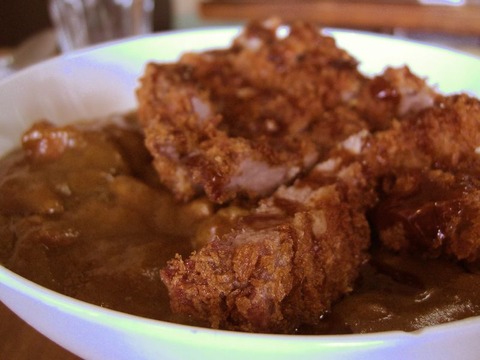 Curry-katsudon_by_avlxyz_in_Malvern_East,_Melbourne