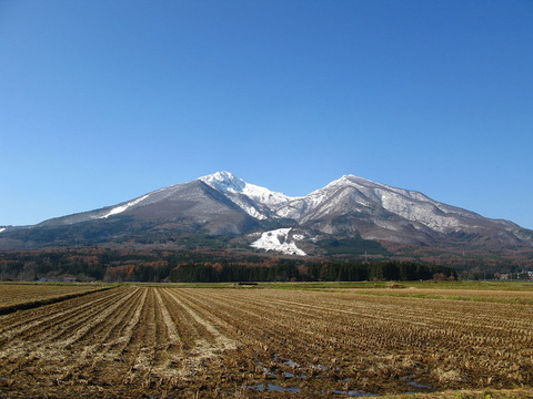 1024px-Mt._Bandaisan_0811