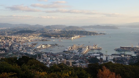 1280px-Sasebo-Harbor_Yumiharidake_20171201