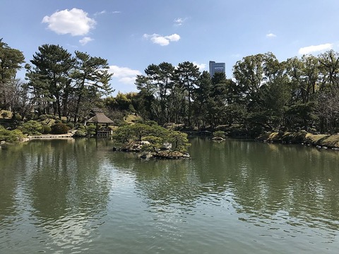 Takueichi_Pond_in_Shukkei_Garden_19