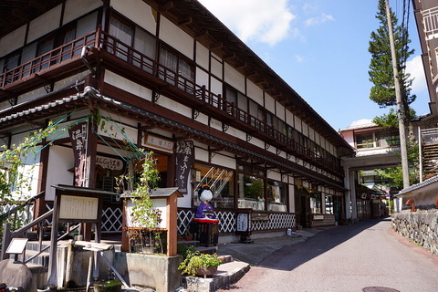 1024px-四万温泉_中之条_2013_(9993494075)