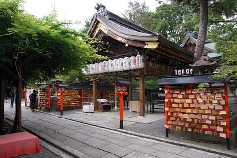 1280px-Yasui_Kompira-gu_Kyoto_Japan01s3