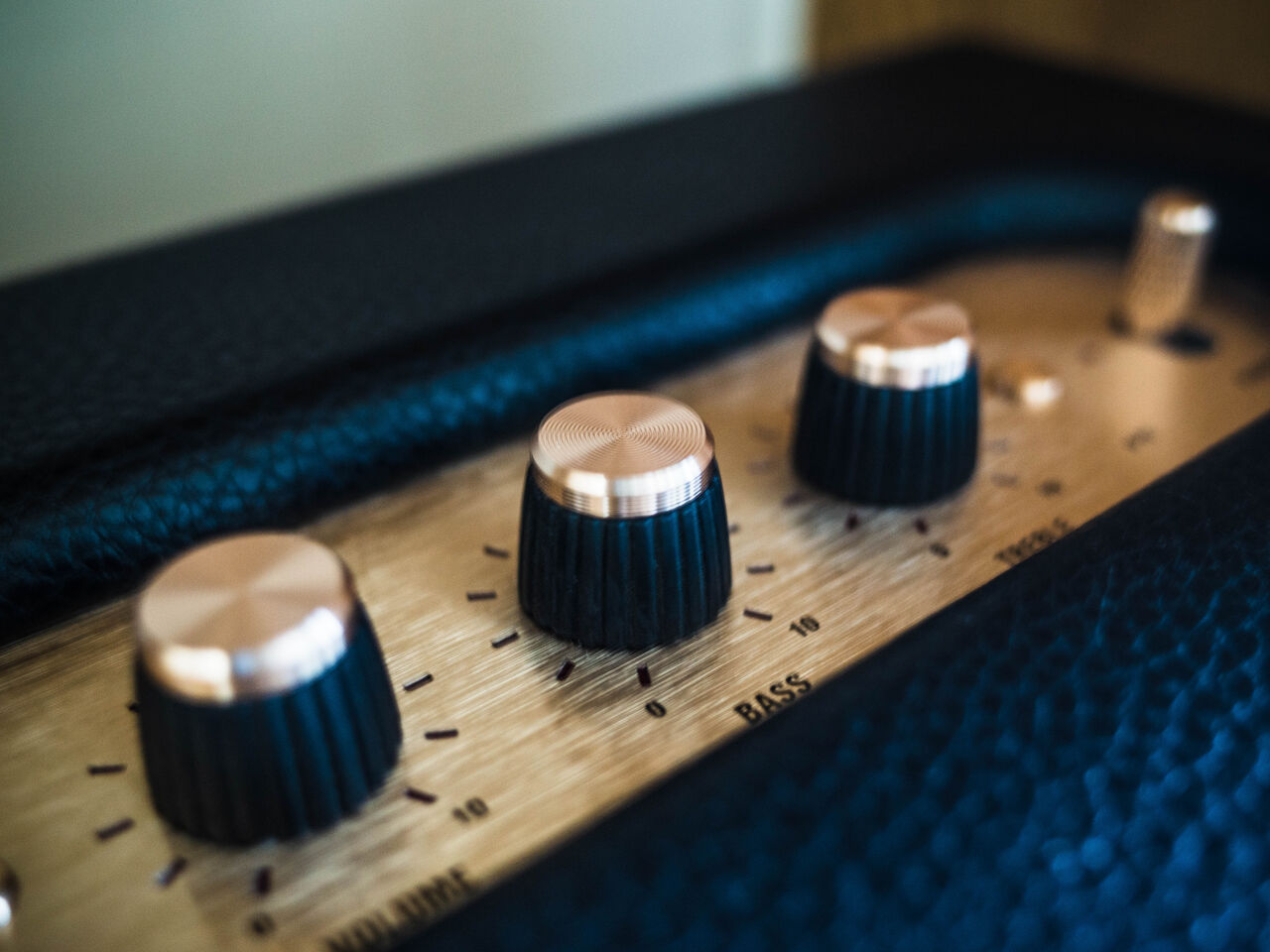 Marshall ACTON2 ワイヤレススピーカー ACTON II – Marshall │ 完実電気株式会社 | KANJITSU DENKI CO.,LTD