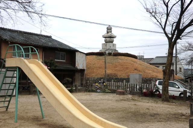 耳塚 笑う青いカバ 京都好きなの