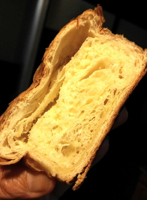 150414ケーキを包んだクロワッサン3