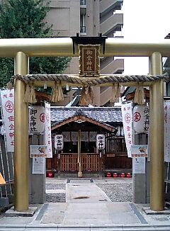 金の鳥居