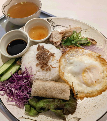 240319阪急地下ベトナム料理